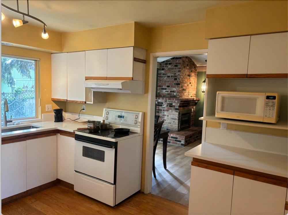 Cozy Retreat On Sandpiper Court - Room H With Share Bathroom Richmond Exterior foto