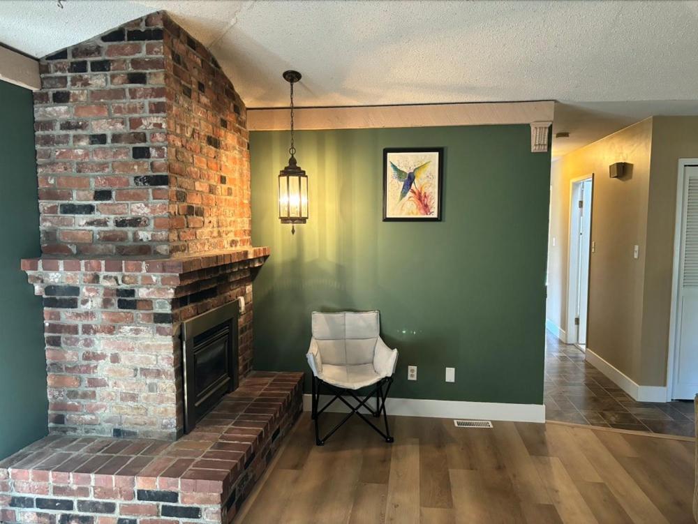 Cozy Retreat On Sandpiper Court - Room H With Share Bathroom Richmond Exterior foto